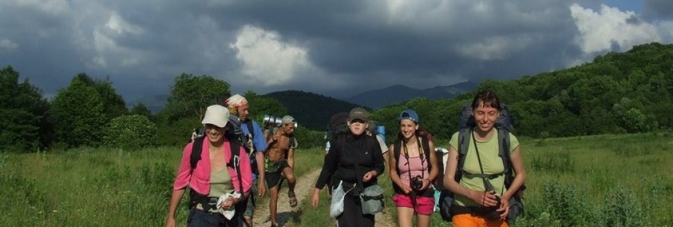 Little Hiking On The Mountains On The Big Pit